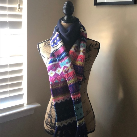 Old Navy fringed winter scarf - Picture 4 of 7